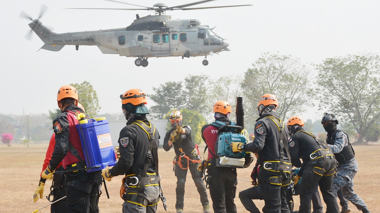 เมืองเชียงใหม่อ่วมฝุ่นPM2.5เข้าโซนอันตราย ทีมดับไฟป่าเข้าฝึกร่วมกับ ทอ.