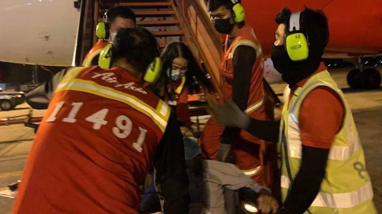 ผู้ป่วยมะเร็งช็อกบนแอร์เอเชีย ลูกเรือแพทย์พยาบาลช่วยชีวิต ส่งไป รพ.ทัน 