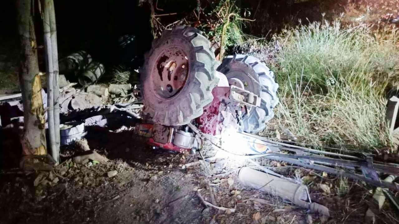 ปิกอัพชนท้ายรถอีแทะ ผัวเมียออกไปไร่ยาสูบตอนตีสาม ดับ 2 ศพ  