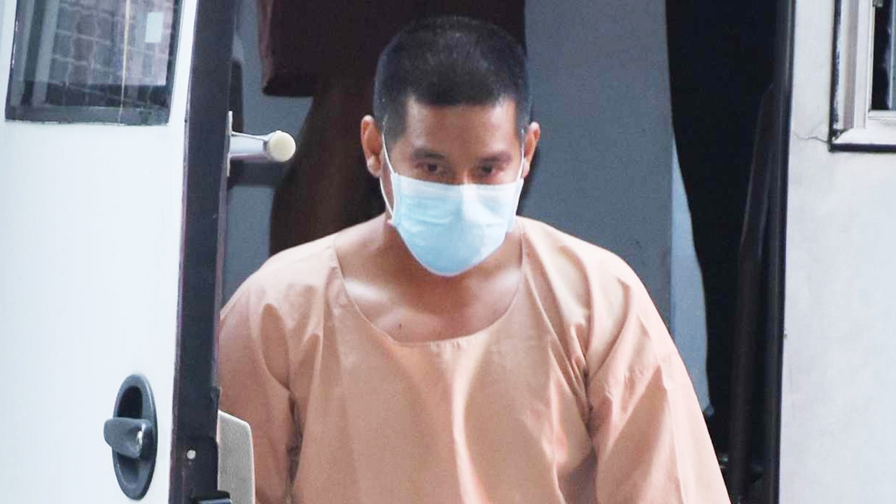 ศาลสอบคำให้การ ผอ.กอล์ฟ ฆ่าชิงทอง 3 ศพลพบุรี “สารภาพทุกข้อหา” 