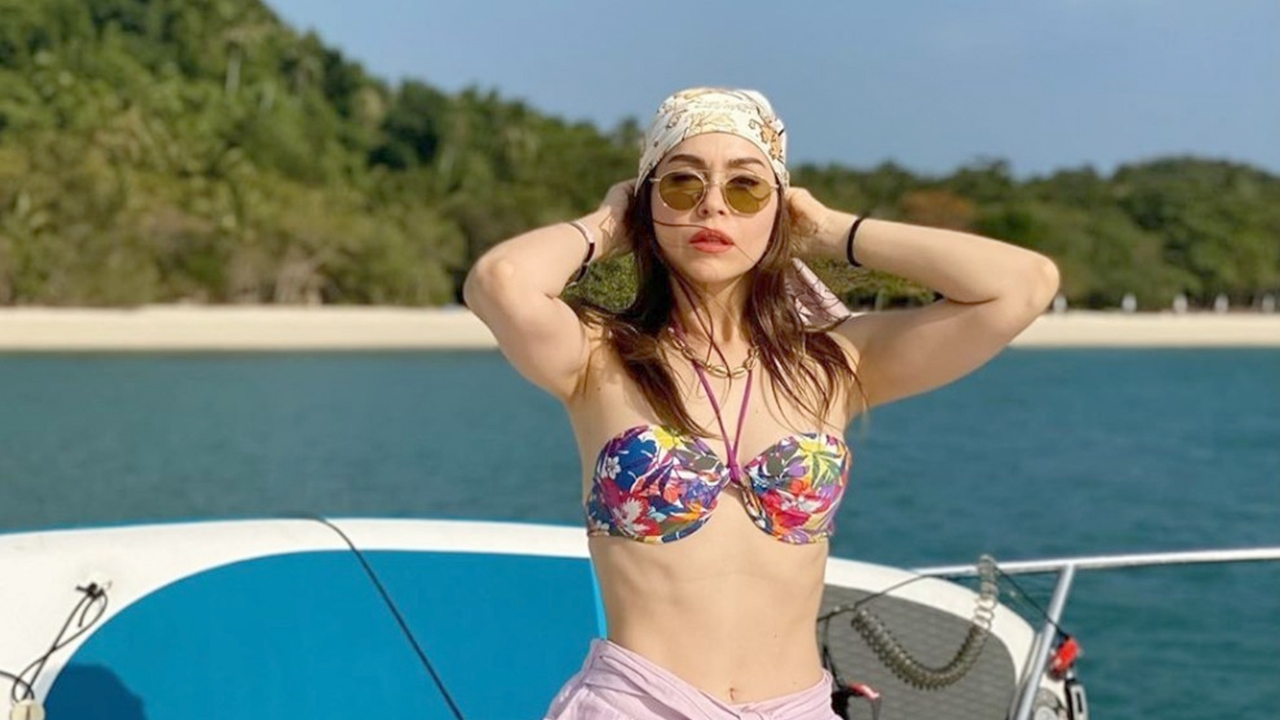 อายุเป็นเพียงตัวเลข นัท มีเรีย แซ่บท้าแดด อวดหุ่นเป๊ะจนสามีต้องแซว