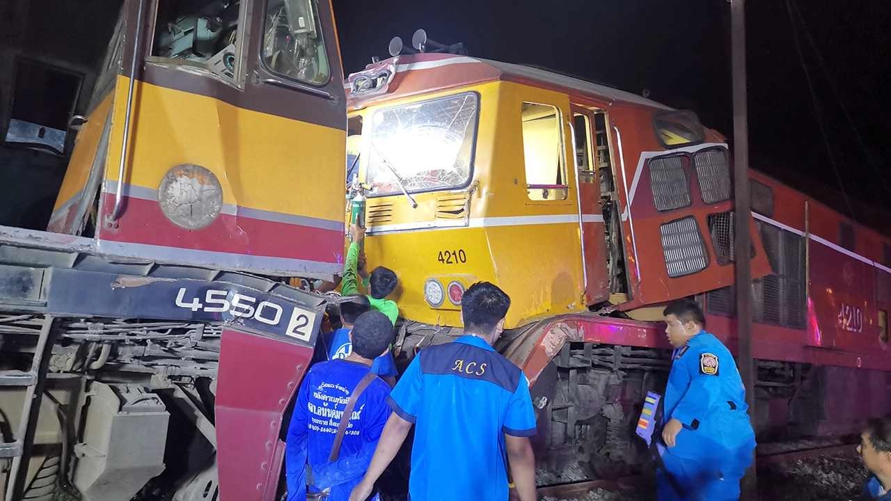 เปิดรางได้แล้ว รถไฟสายใต้ หลังชนประสานงากันที่ปากท่อ เหตุสับรางผิด 
