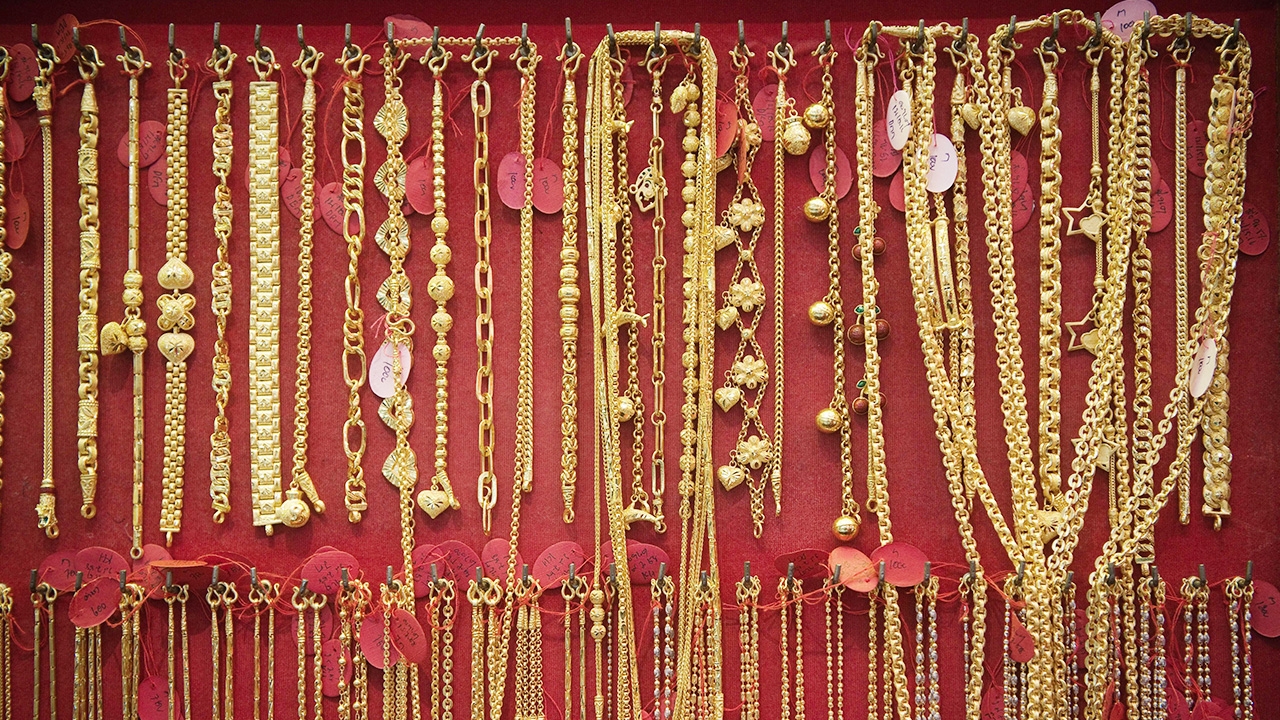 "ราคาทองวันนี้" ผันผวน 2 ครั้ง 100 รูปพรรณขายออกบาทละ 23,950