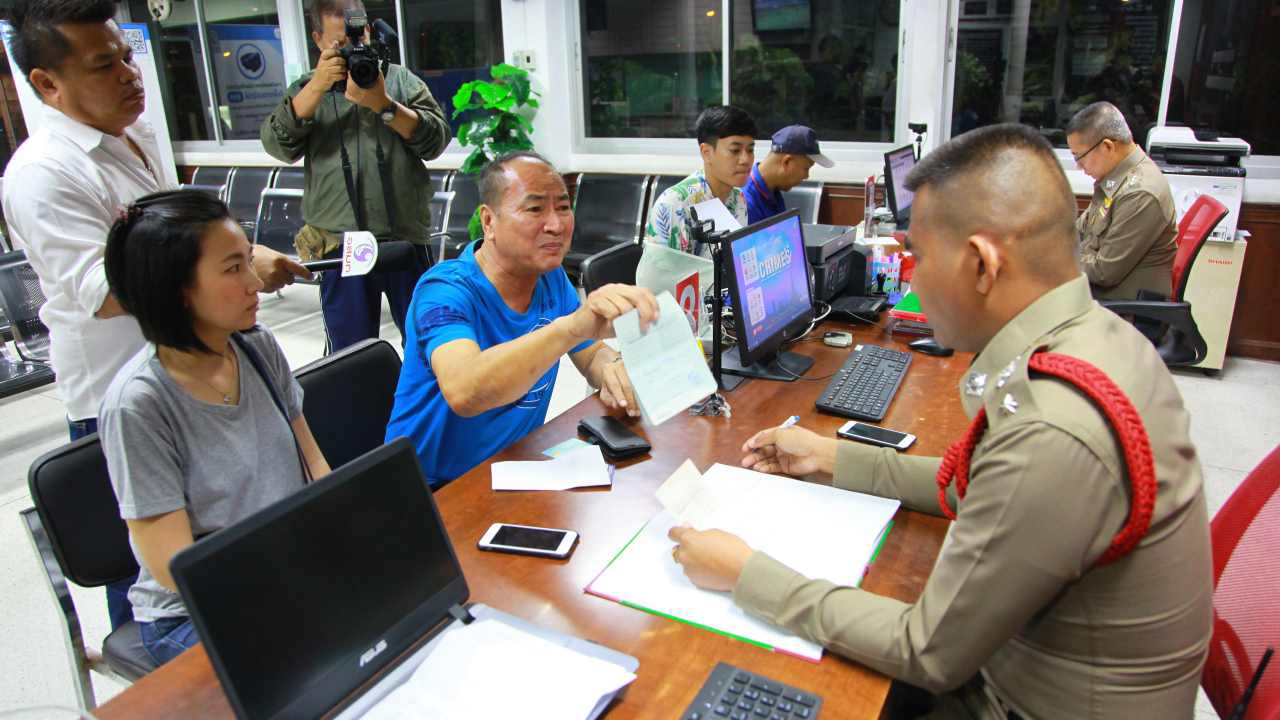 เฮียหมา เครียด ความดันขึ้นนอน รพ. หลังเงินในบัญชีหาย 2.5 ล้าน 