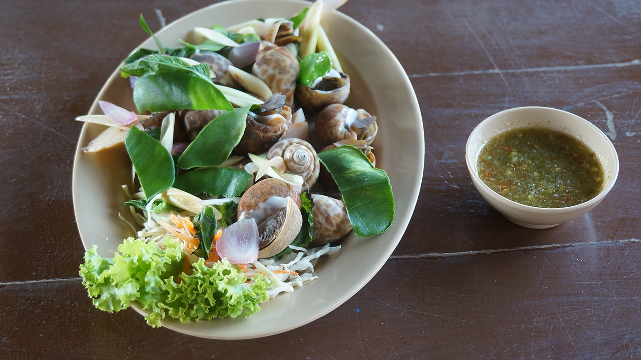 ร้านอาหารที่เกาะยอ เชื่อน้ำจิ้มซีฟู้ดหากใช้มะนาวแท้ ไม่ทำให้รสชาติเสีย 