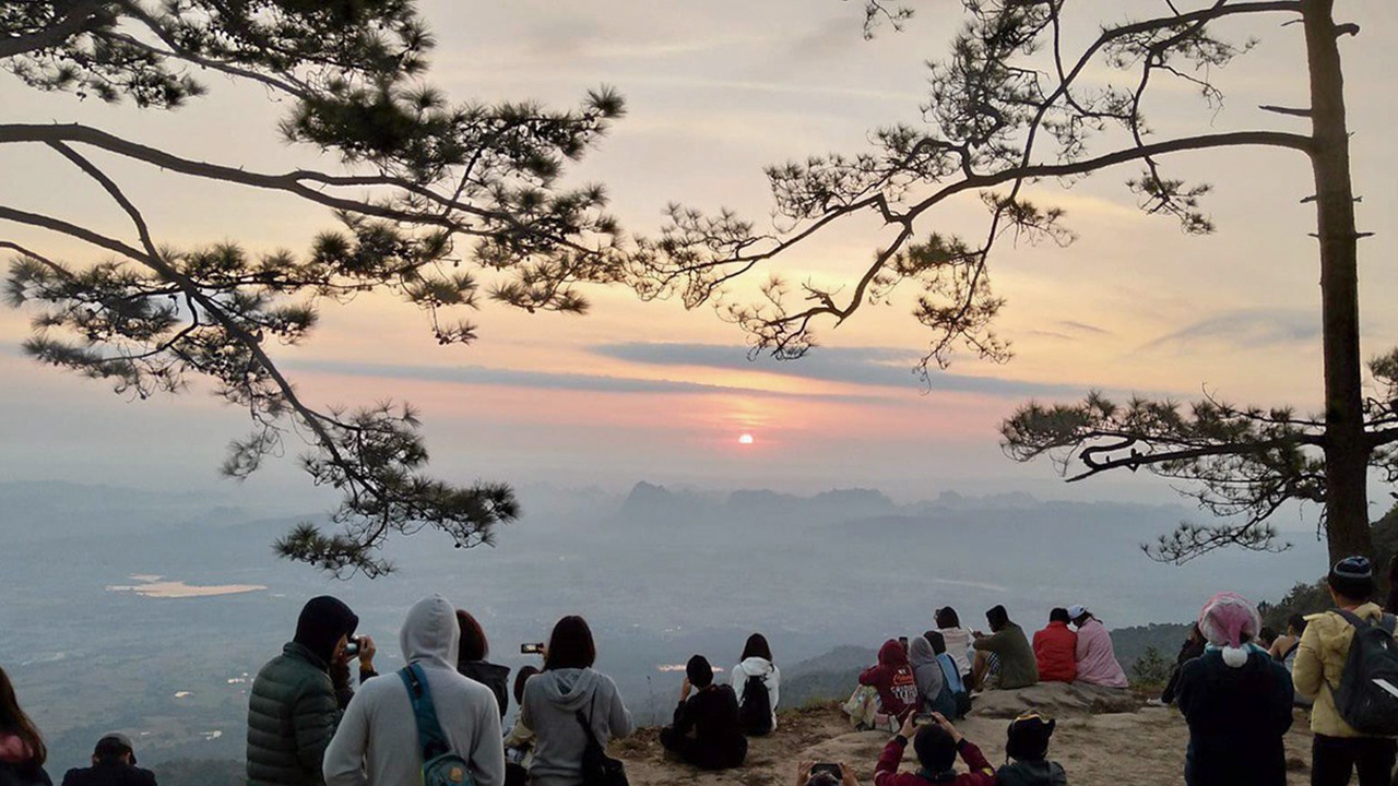 ไทยตอนบนอากาศเย็น มีหมอกตอนเช้า ใต้ฝนหนักบางแห่ง อ่าวไทยคลื่น 2 เมตร