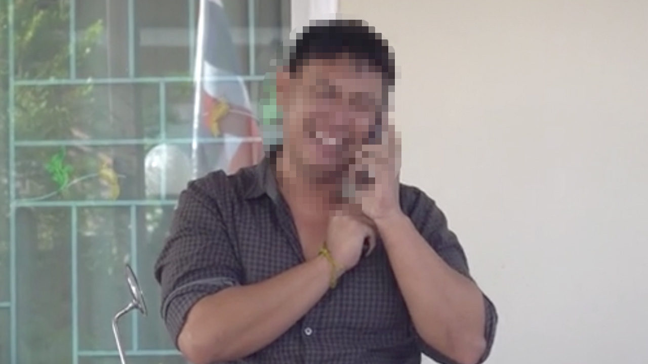 หนุ่มย่องปีนบ้านง้อแฟนสาว ก่อนใช้มีดจี้คอตัวเองนาน 4 ชั่วโมง