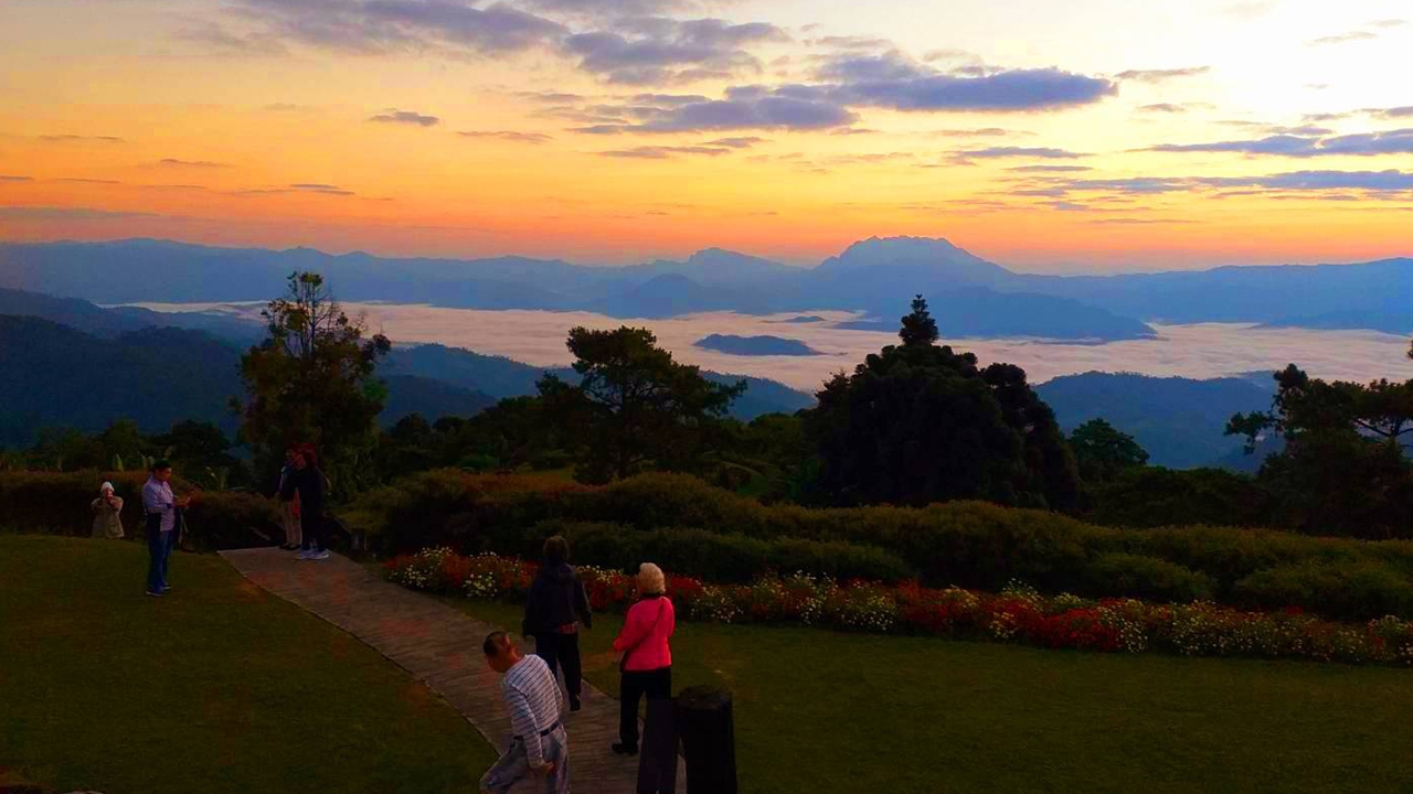 คนแห่เที่ยวเชียงใหม่ แต่ดอยอินทนนท์ไร้เหมยขาบ เหตุอุณหภูมิสูงขึ้น