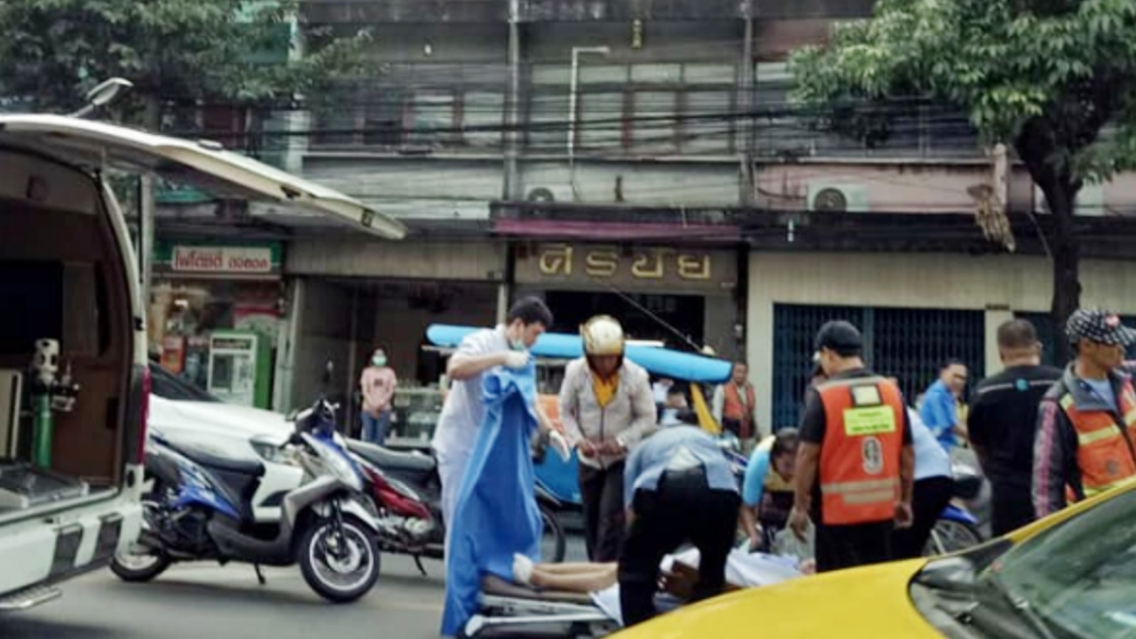 เพิ่งเบิกเงินมา 3.2 แสน สาวเป็นลมกลางถนน ฟื้นขึ้นมาไม่เหลือสักบาท