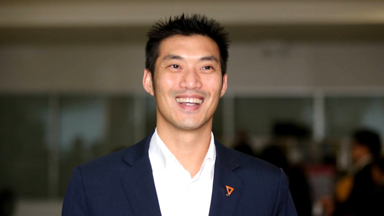 “ธนาธร” ยังยิ้มได้ เปิดใจครั้งแรกหลังพ้น ส.ส. ขอบคุณทุกกำลังใจ