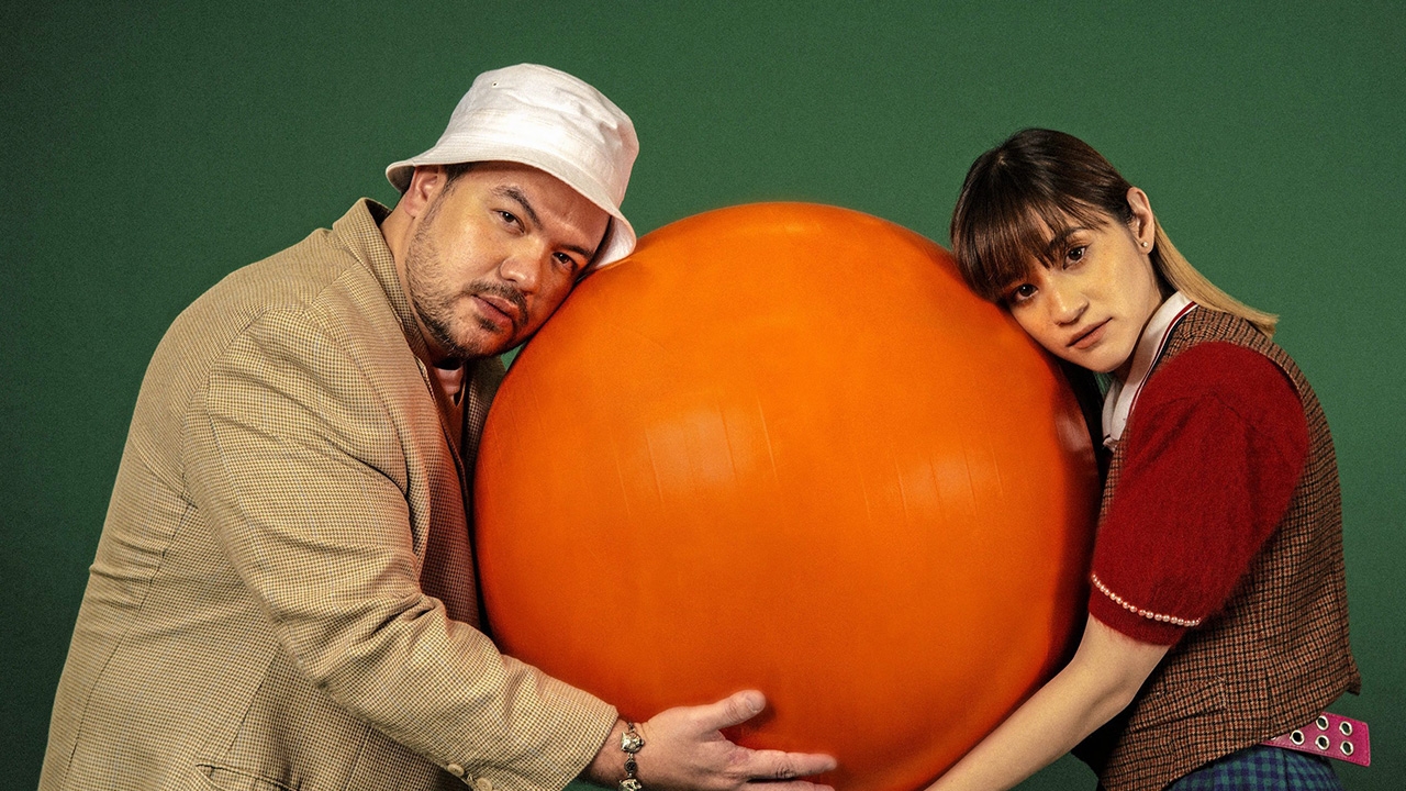 "ส้ม" ดึง "โอ๊ต" ถ่ายทอด อารมณ์เหงาใน "โลกอีกใบ"