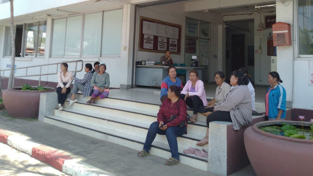 ชาวบ้านแก้ง แห่แจ้งจับ ผช.กำนัน เชิดเงินหมู่บ้าน 2.2 ล้าน หนีลอยนวล