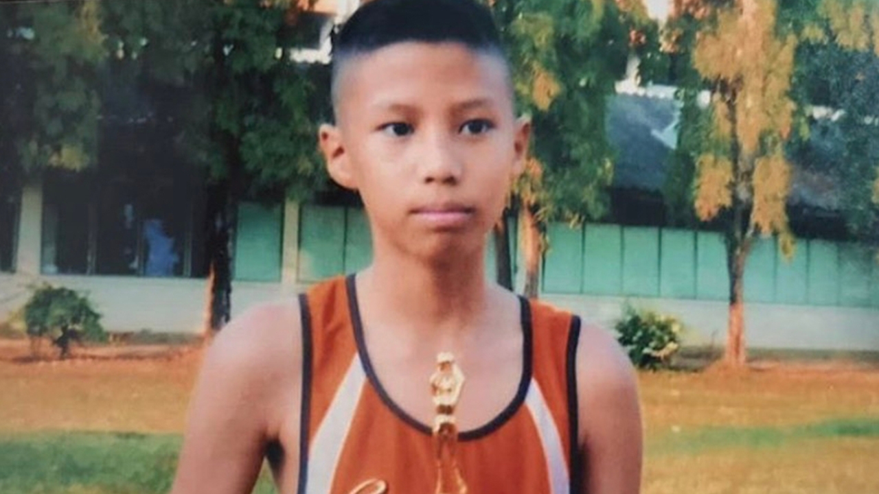 โตแล้วหล่อมาก เผยภาพวัยเด็ก "แบงค์" แทบจำไม่ได้