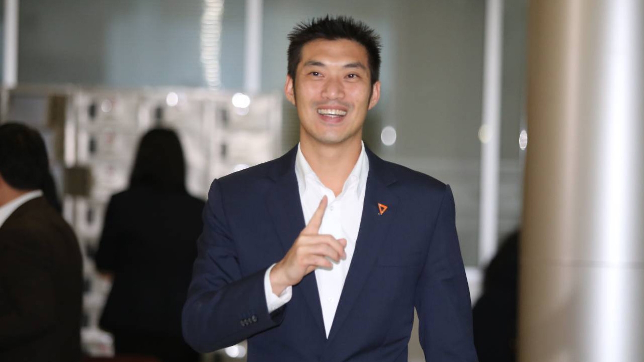 “ธนาธร” ลั่นต่อให้จบชีวิตในคุก แต่ภูมิใจได้สร้างสรรค์สังคมประชาธิปไตย