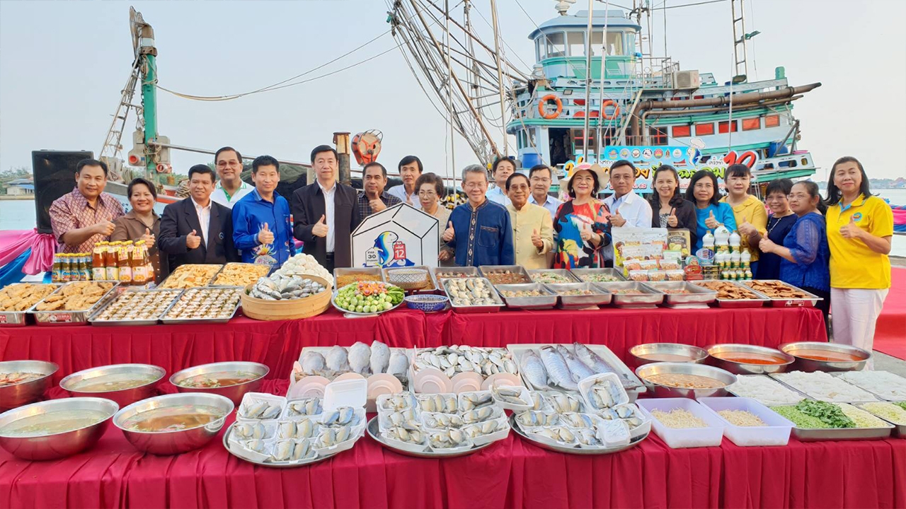 สายปลาทูห้ามพลาด สมุทรสาครเตรียมจัด เทศกาลปลาทูอร่อยที่ท่าฉลอม ครั้งที่ 12
