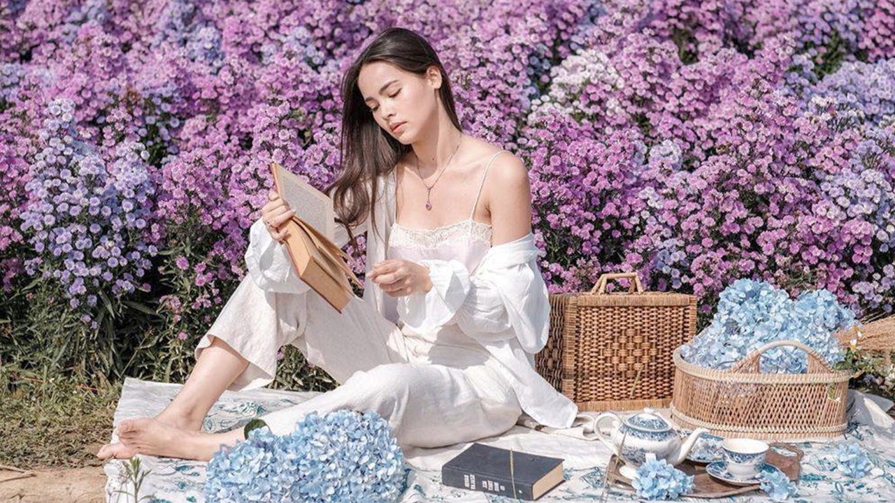 ญาญ่า เที่ยวฟาร์มดอกไม้ตามรอย อั้ม โพสท่านั่งเซ็กซี่นิดๆ แต่ดูแพงมาก