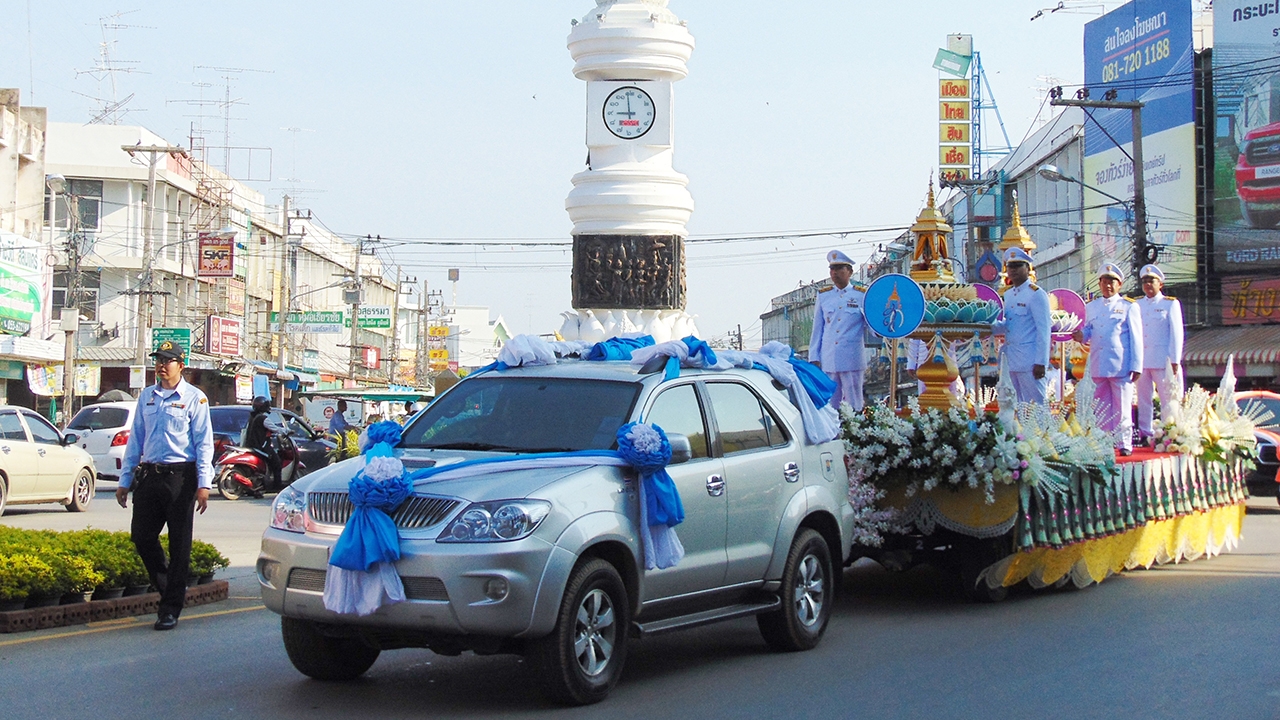 อัญเชิญไฟพระฤกษ์และประทีปพระราชทาน เคลื่อนสู่อุทยานประวัติศาสตร์สุโขทัย