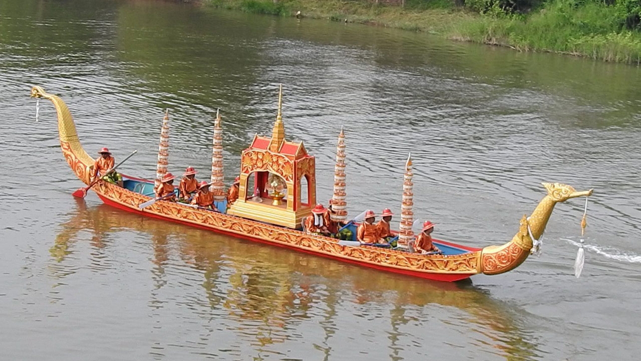 คนสุโขทัยปีติ ประทีปพระราชทาน