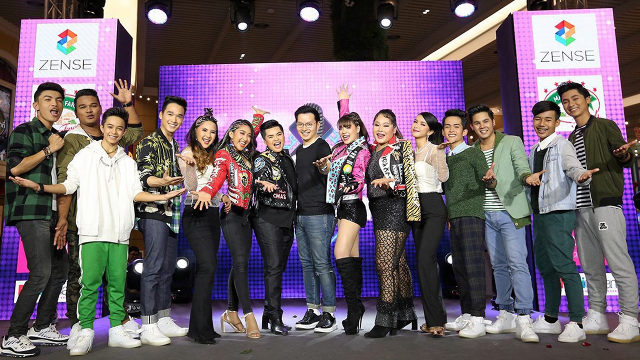 "แอมมี่ ลูกทุ่งไอดอล" นำทีมโชว์ปล่อยของ แม่ยกจัดหนักพวงมาลัยแบงก์แน่นคอ