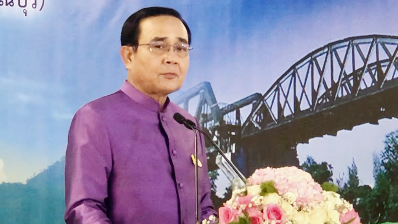 นายกฯ ชี้คดีบิลลี่ ทุกอย่างเป็นไปตามหลักฐาน-ไม่ยุ่งตั้ง กมธ.แก้รธน. 