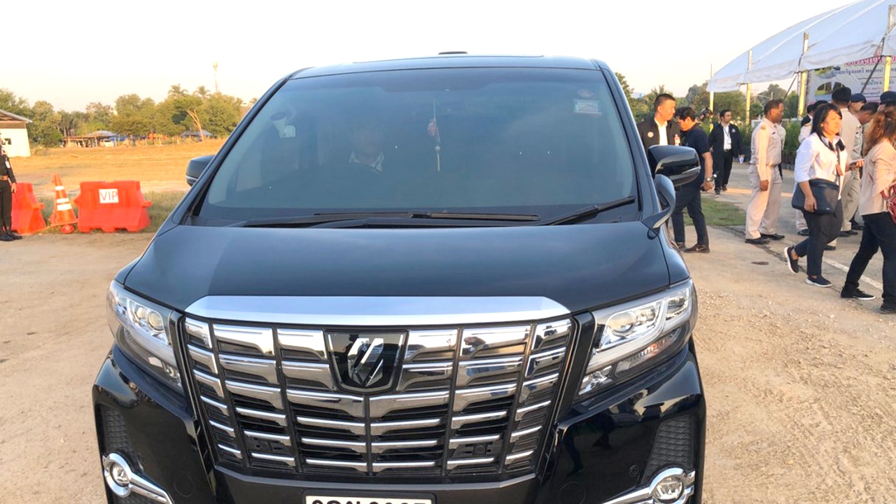 คนรัก "บิ๊กตู่" เขาถามมา นายกฯ ไปเมืองกาญจน์ นั่งทะเบียนอะไร