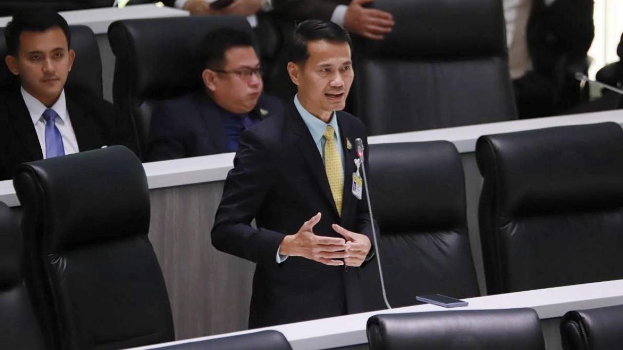 ส.ส.พปชร.ทวงถามเงินชดเชยช่วยชาวบ้าน จี้แก้ ก.ม.ท้องถิ่น ซ่อมทางหลวง