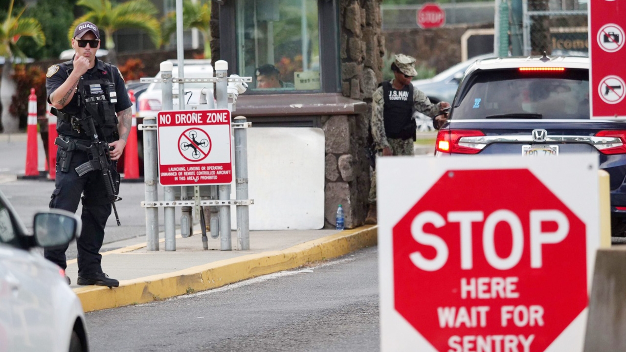  ช็อกเพิร์ล ฮาร์เบอร์  ทหารเรือคลั่ง ยิงจนท.ดับ 2 ก่อนปลิดชีพตาม