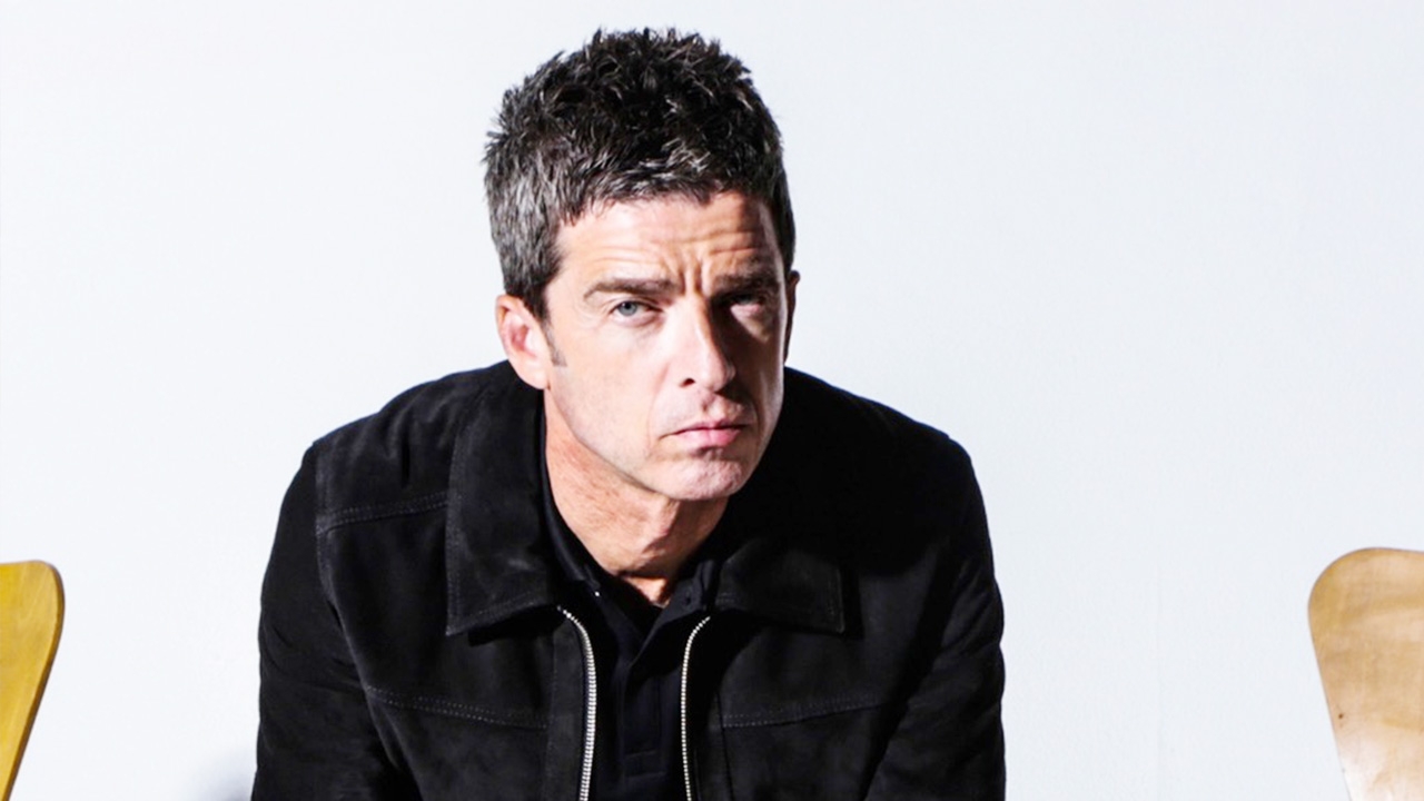 รอโชว์ โนล กัลลาเกอร์ พร้อมใส่ไม่ยั้ง! 