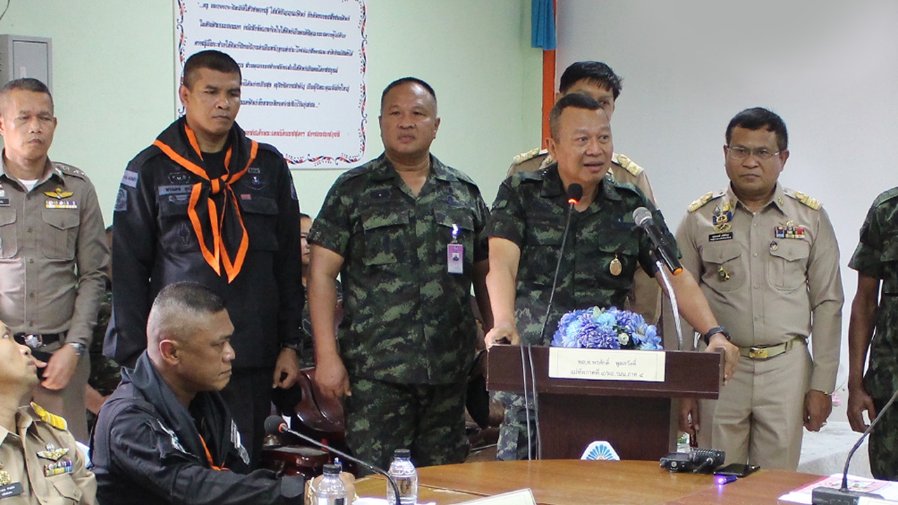 มทภ.4 ลงพื้นที่พบปะหารือแกนนำ 4 เสาหลัก เพื่อสร้างสันติสุขที่นราธิวาส