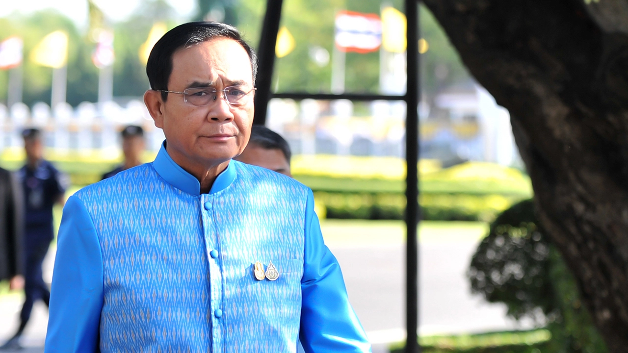 นายกฯ ยังกั๊กท่าทีร่วมงานเลี้ยงเย็นนี้ แนะให้สินค้าโอทอปเป็นของขวัญปีใหม่