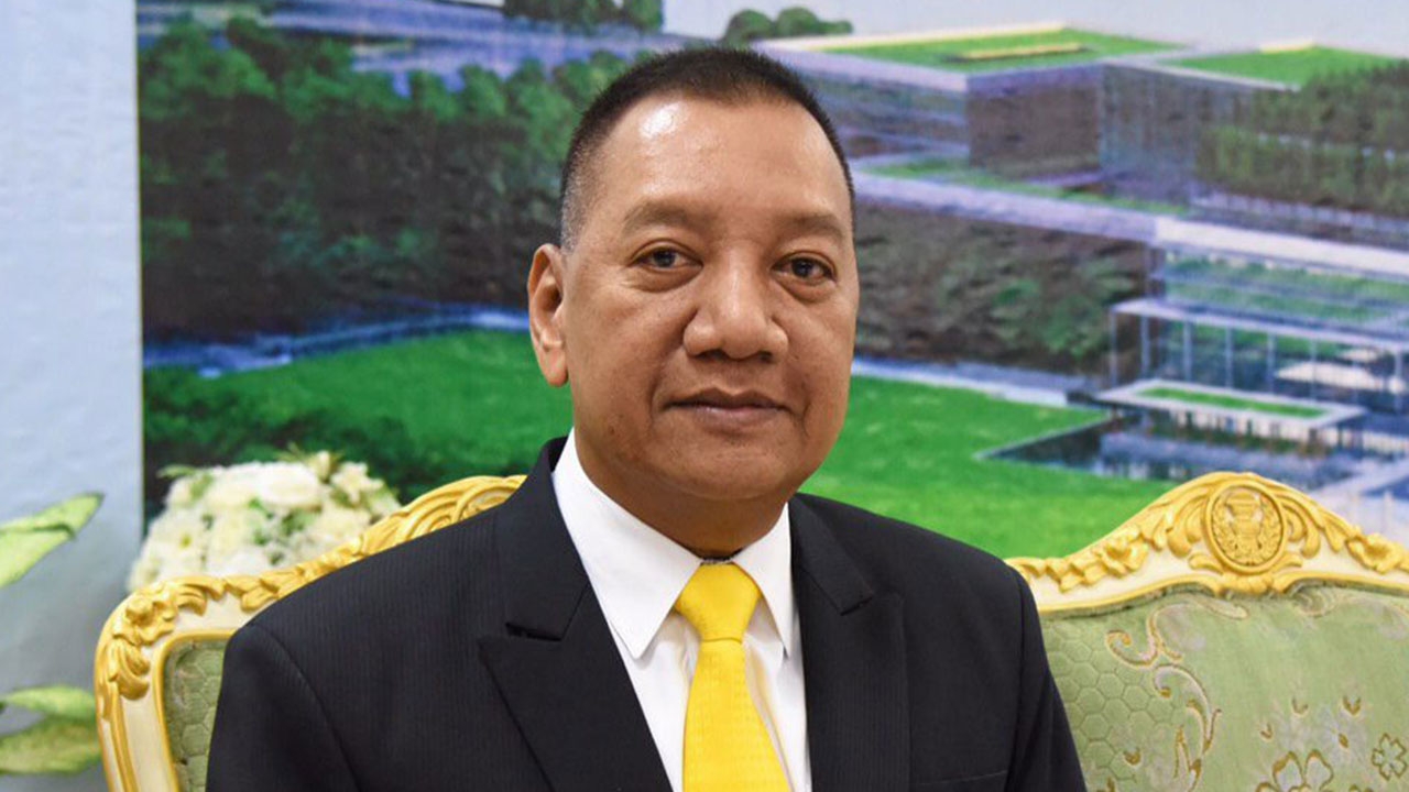 เทียบท่าหน้า 3 : เฉลิมพระเกียรติ
