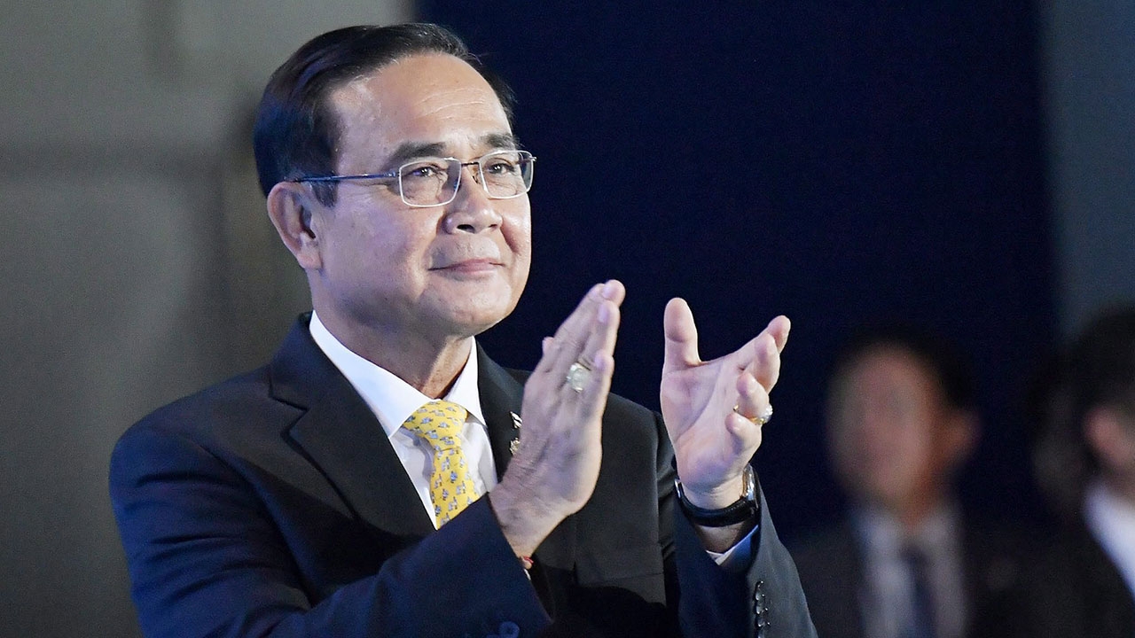 วิเคราะห์การเมือง : "โอ๊ค" รอดลุ้น "สลับขั้ว"