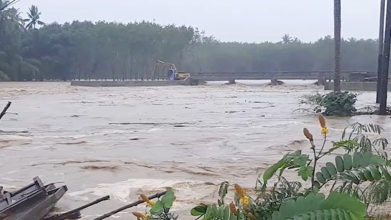 เตือน ภาคใต้ฝนหนักหลายพื้นที่ ระวังน้ำท่วม-น้ำป่า อ่าวไทยคลื่นลมแรง