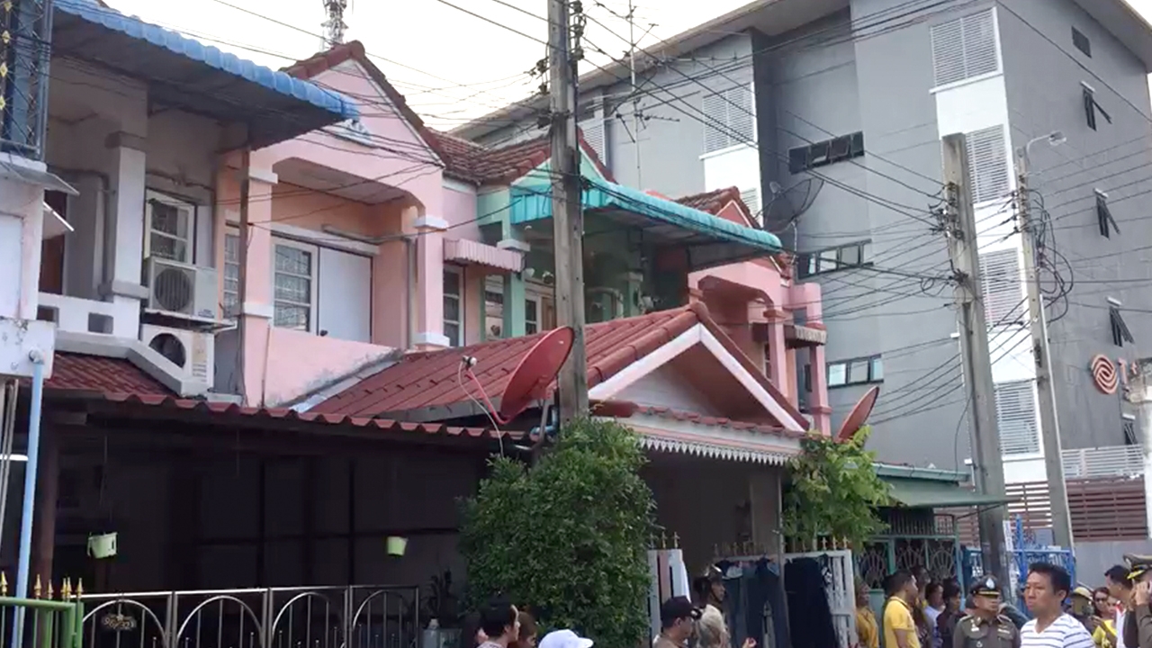 ยังไม่สรุปฝีมือลูกฆ่าแม่ ชาวบ้านขนหัวลุก ตี 1 ได้ยินเสียงหมาหอน