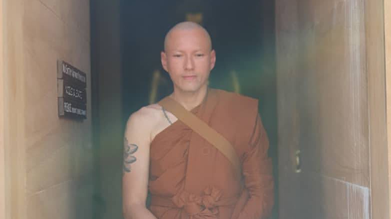 มุ่งสู่ทางธรรมอีกครั้ง เจสัน ยัง บวชรอบ 3 ที่ออสเตรเลีย