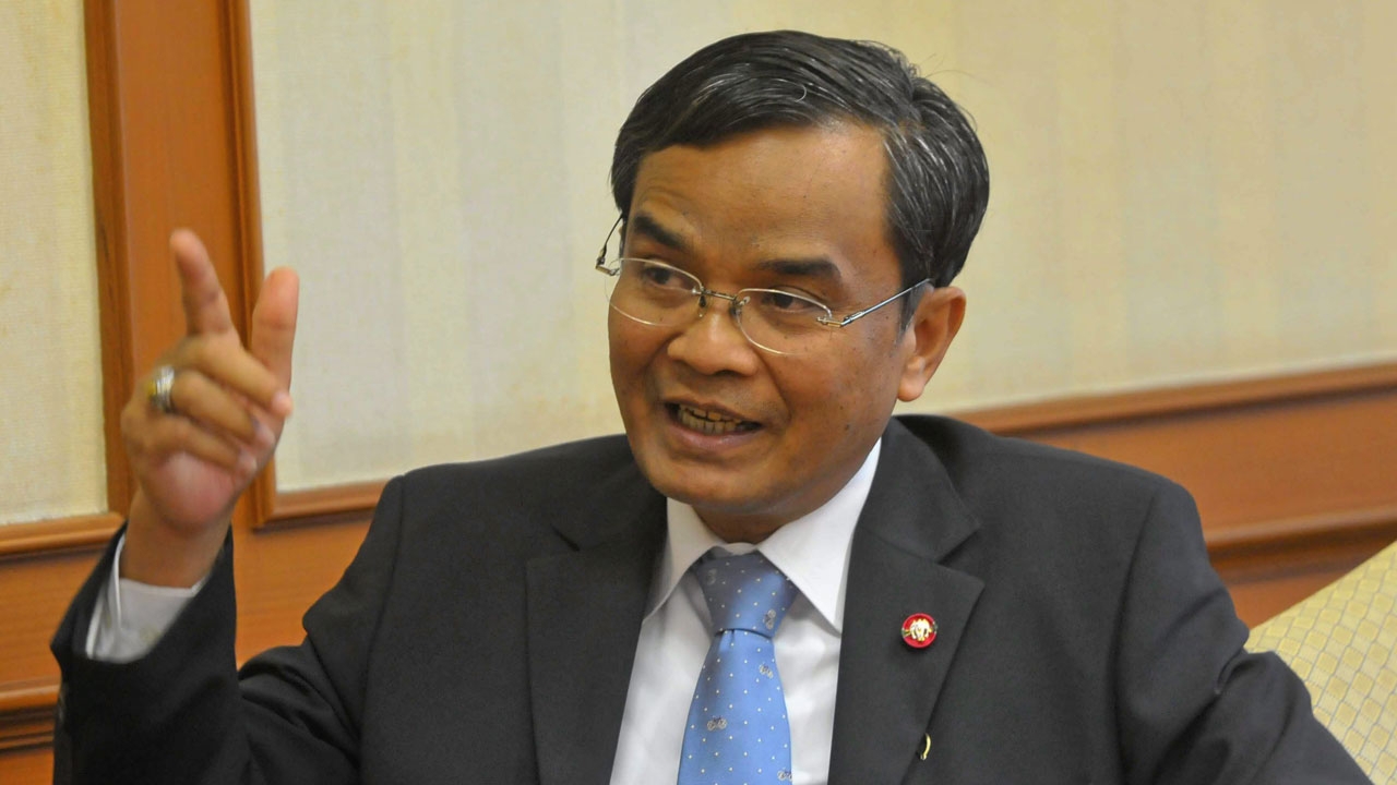 นิพิฏฐ์ สวน กกต. ชี้ ยุบอนาคตใหม่ ไม่ได้ ท้าทำวิจัยให้ นศ.เนติฯ ตอบ 