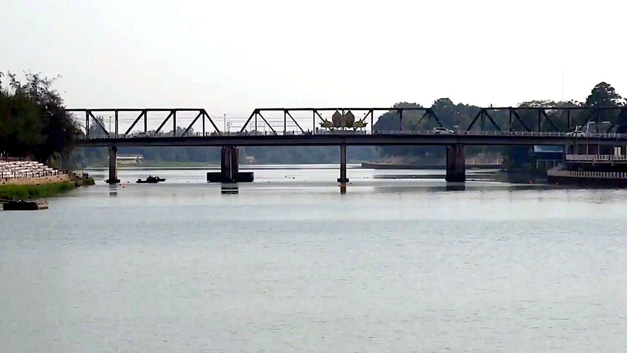 ผู้ว่าฯ ราชบุรี ยันยังไม่มีการเคาะวัน กู้ระเบิดจมน้ำ ใต้สะพานจุฬาลงกรณ์