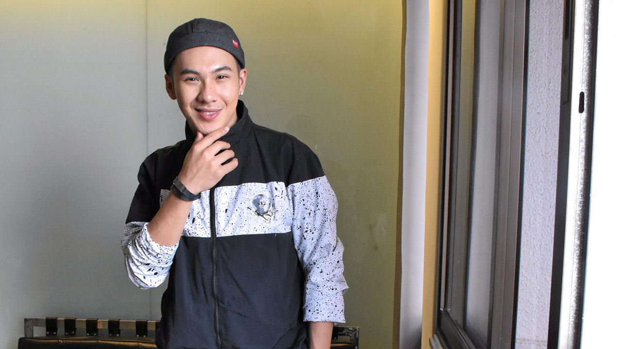 ของมันต้องทำ! "ตั้ม" หนุ่มวาไรตี้ เปิดฝีมือดนตรี แต่งเพลงเอง แต่งหญิงก็ได้ แฟนสาวเข้าใจ