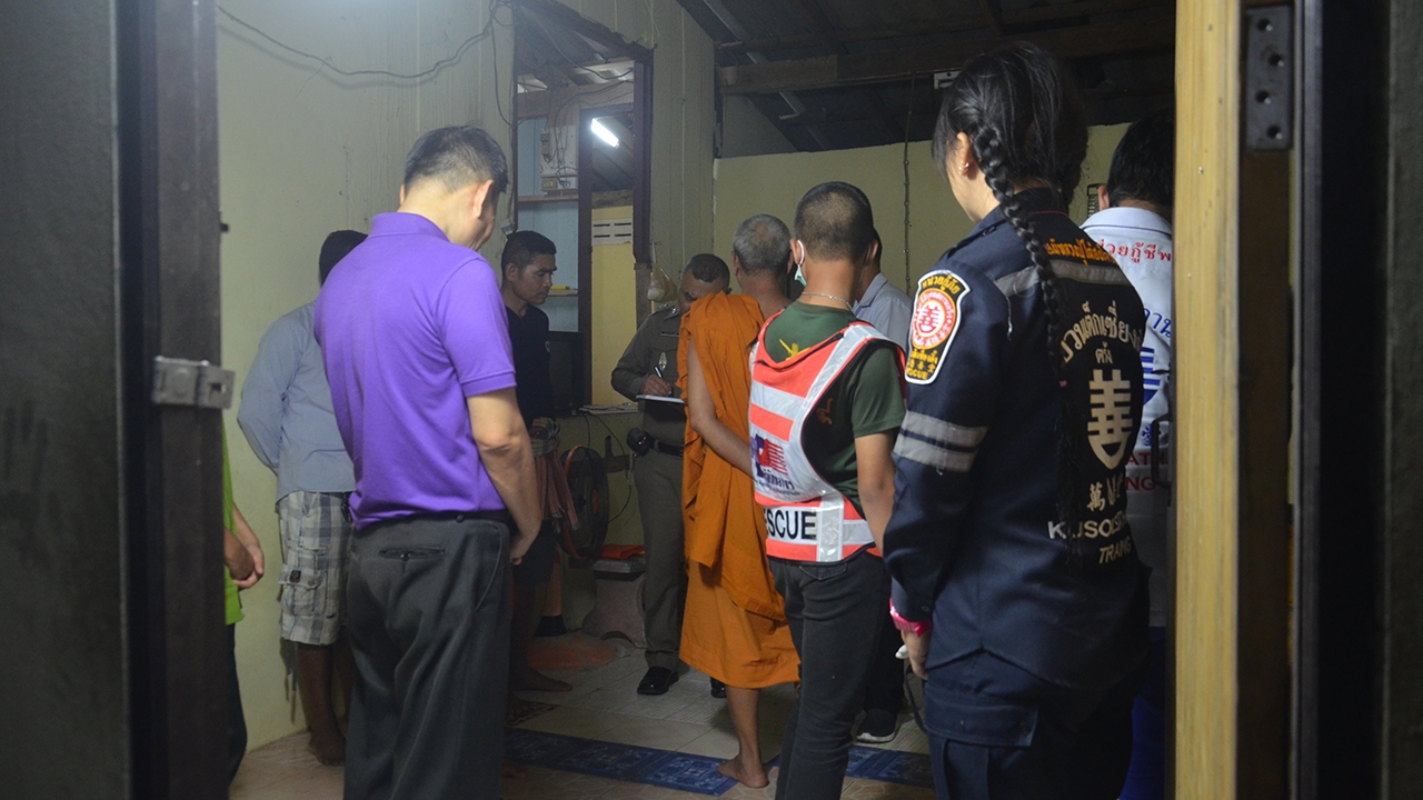 สลด! หลวงตานอนกอดอกดับคาจานข้าวข้างประตูกุฏิ หลังบ่นรู้สึกหนาว