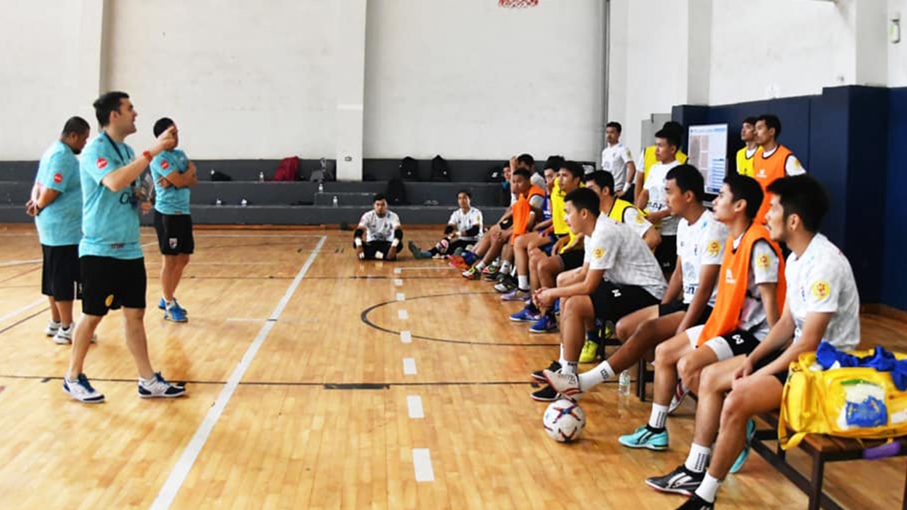 "โต๊ะเล็กช้างศึก" ซ้อมต่อเนื่องก่อนลุยศึก "พีทีที ไทยแลนด์ ไฟว์ 2019"