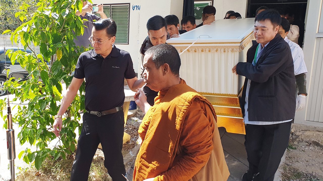 นีโน่ มารับร่าง พ่อแรม ไปวัด พร้อมดูแลครอบครัว โอ วรุฒ ให้ถึงที่สุด 