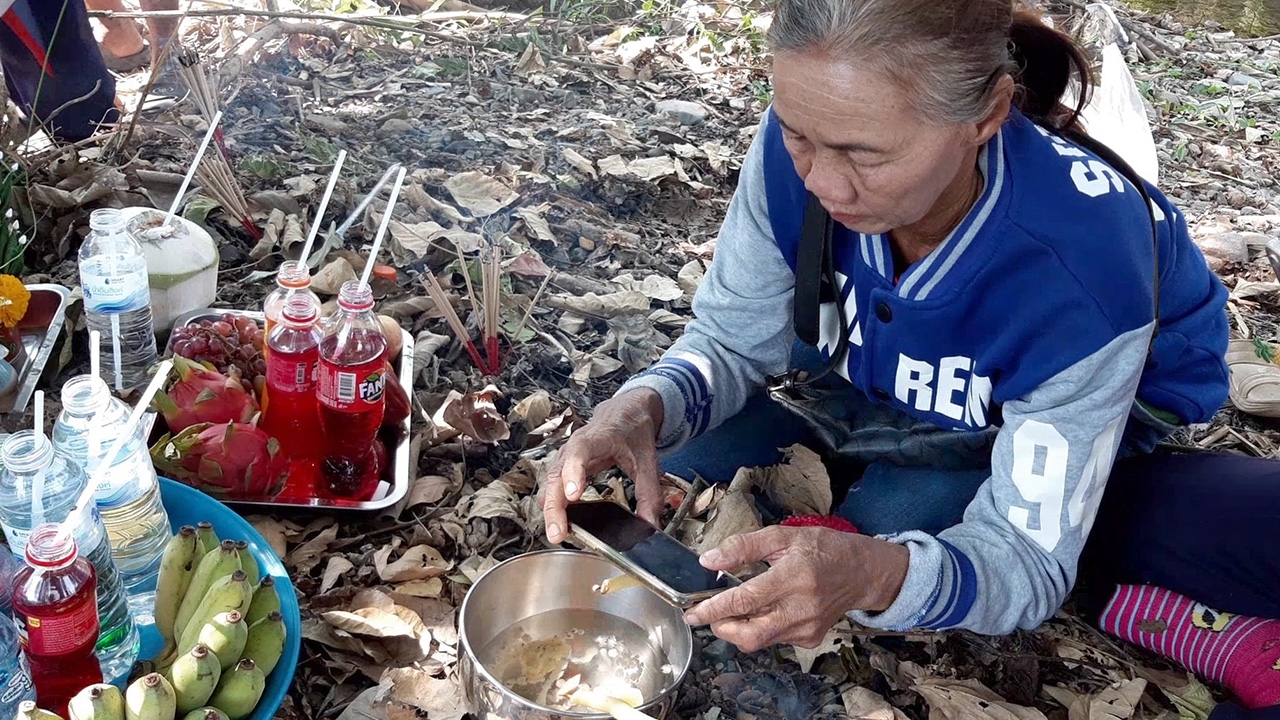 ชายรูปงามเข้าฝันสถิตที่ต้นมะเดื่อ ยายจัดเครื่องเซ่น ได้เลขเด็ด 7 ล้วนๆ