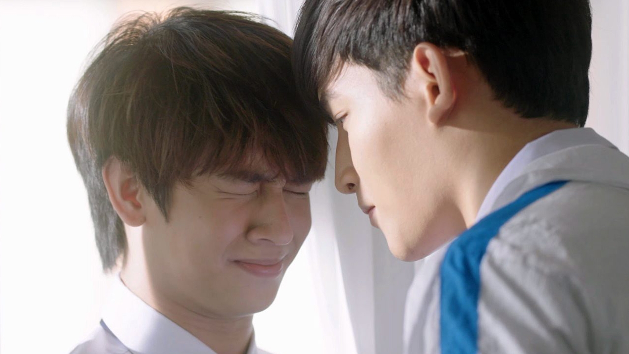 "โอห์ม" แหวกม่านจูบ "ฟลุ้ค" เขินเทกยับ พาฟินคูณสิบ