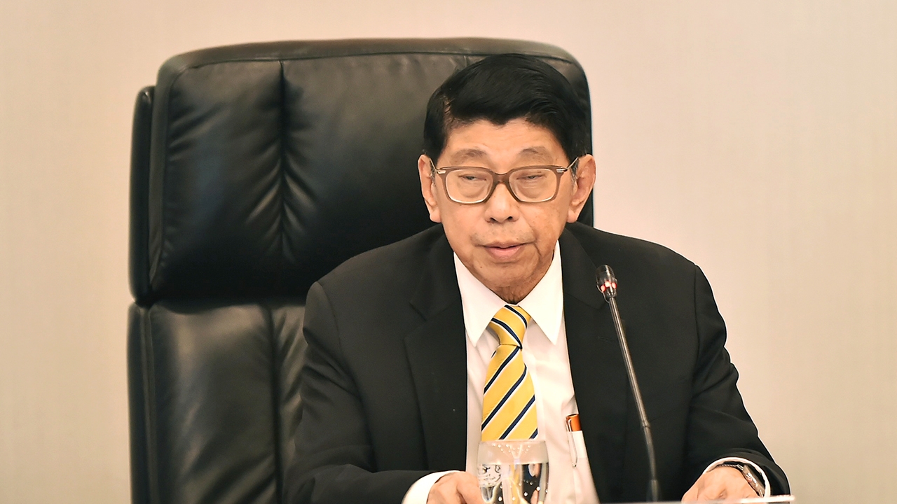 วิษณุ โยนถาม กกต. ปม 4 ส.ส.อนาคตใหม่ โบ้ยกรมบังคับคดีตอบกรณี ยิ่งลักษณ์