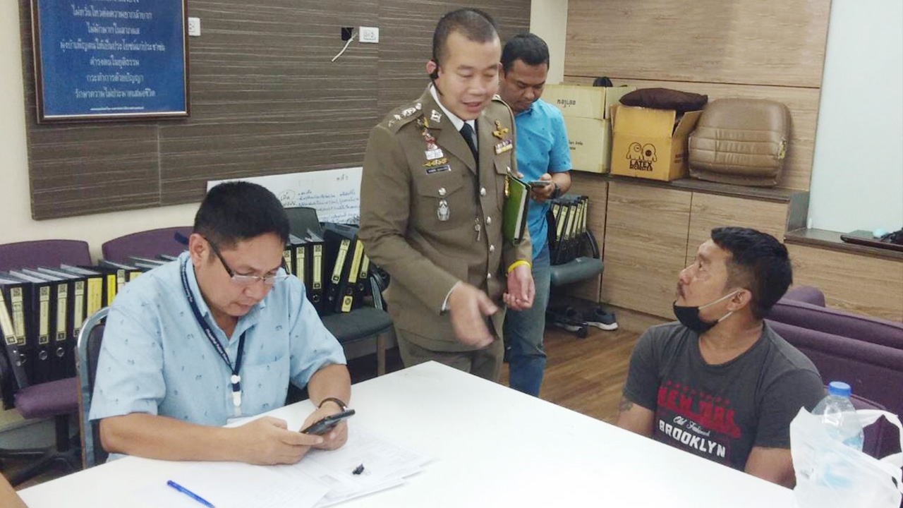 จับแล้วมือมีดแทงพลเมืองดี เข้าห้ามเรื่อง “ผัวเมียทะเลาะกัน”