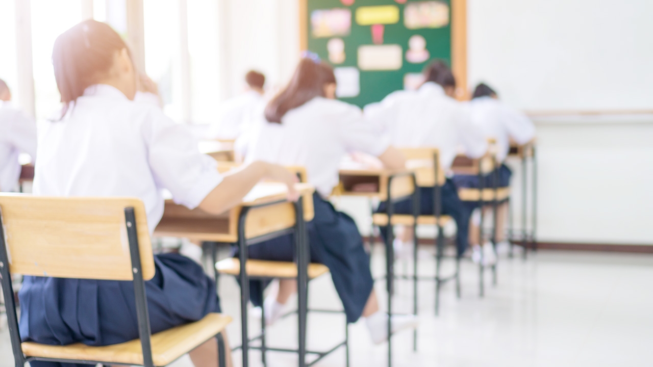 ดราม่า"ผมหน้าม้า" ผอ. ร.ร.ศรียานุสรณ์ เผยไม่เคยไล่ นร.ออก โทษแค่ตัดคะแนน