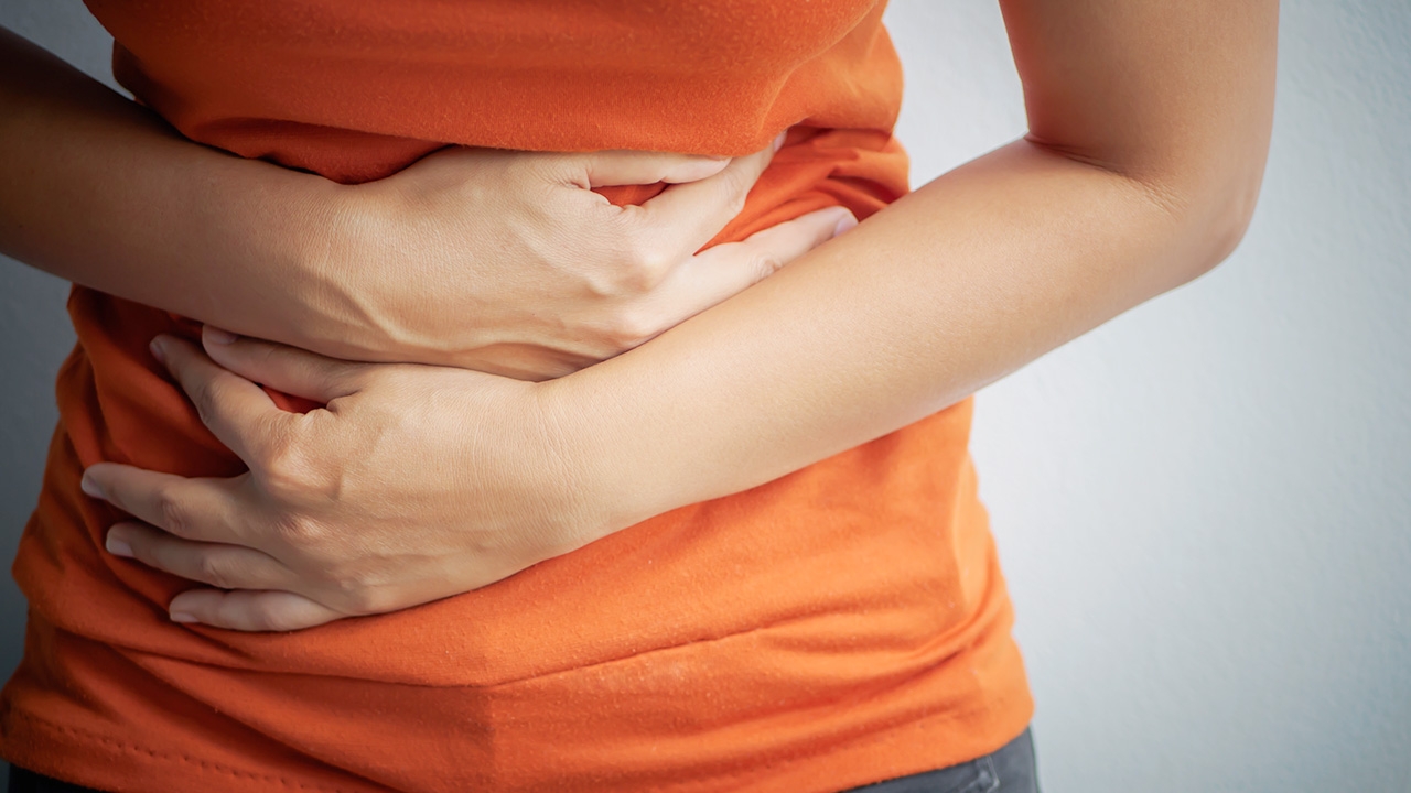 หมอเตือน ผู้หญิงอย่าชะล่าใจ ปวดท้องน้อย มีไข้ ตกขาว เสี่ยงเป็นฝีหนองรังไข่