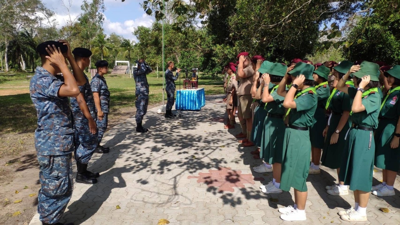 ทอ.แจง ฝึกลูกเสืออากาศ แค่นั่งลงก้มหน้า ศีรษะจรดพื้น เพื่อให้หยุดคุย