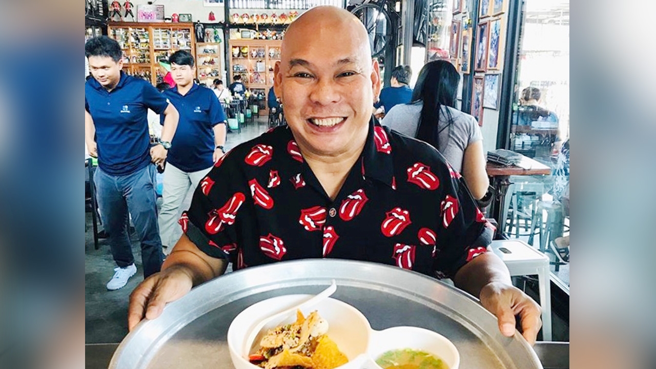 โหน่ง ชะชะช่า ยอมขาดรายได้ สั่งปิดร้านก๋วยเตี๋ยวหนีโควิด-19 นาน 1 เดือน