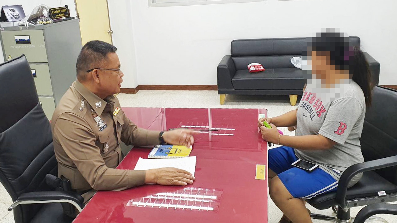 แชร์สนั่น สาวโพสต์ขู่ปาดคอเด็ก ชาวเน็ตสวดยับ อ้างตัดพ้อแม่ไม่เหลียวแล  